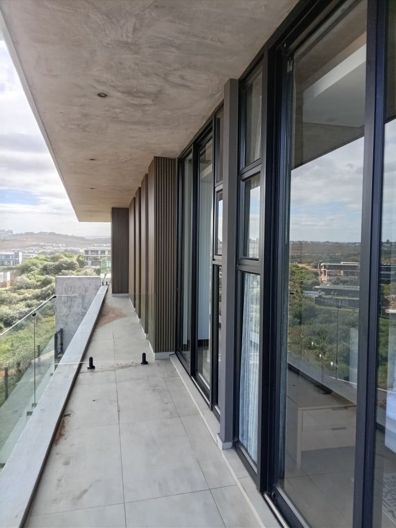 High-level glass cleaning